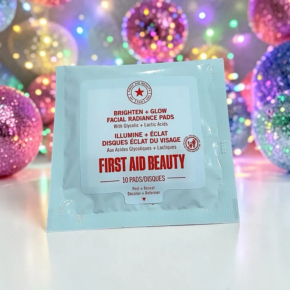 FIRST AID BEAUTY Brighten + Glow Facial Radiance Pads Deluxe Mini 10 pads NIP